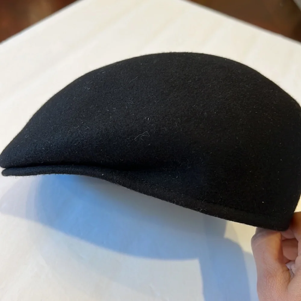 55 English flat cap 100% wool made in Italy color black like new